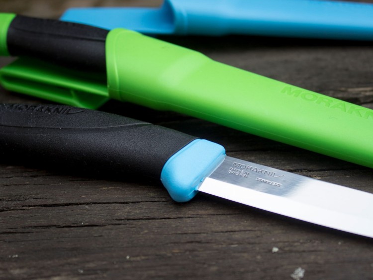 Noz Morakniv Companion zielony stal nierdzewna
