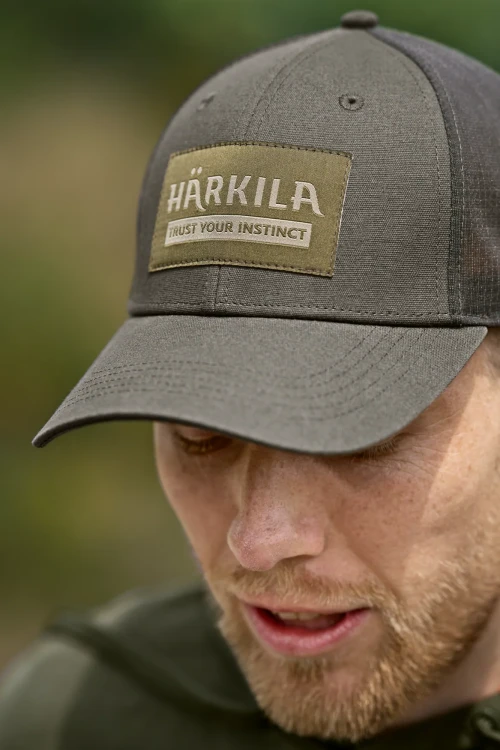 Czapka-Harkila-logo-Grape-leaf