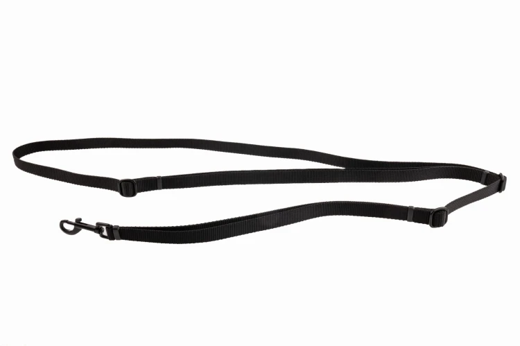 smycz-regulowana-w-3-punktach-przez-ramie-czarna.jpg