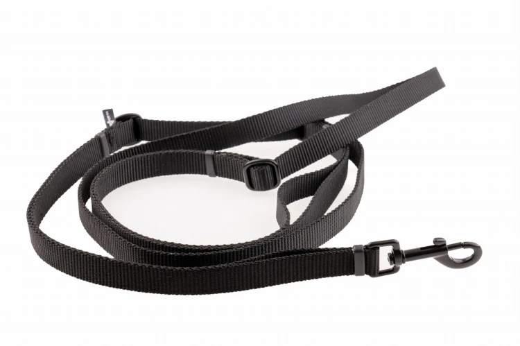 smycz-w-pelni-regulowana-110-300-cm-czarna.jpg