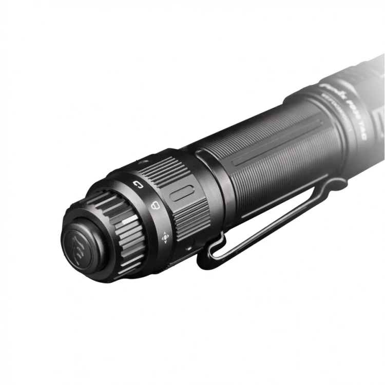 latarka-taktyczna-led-fenix-pd36-tac-latarka-mysliwska-na-polowanie