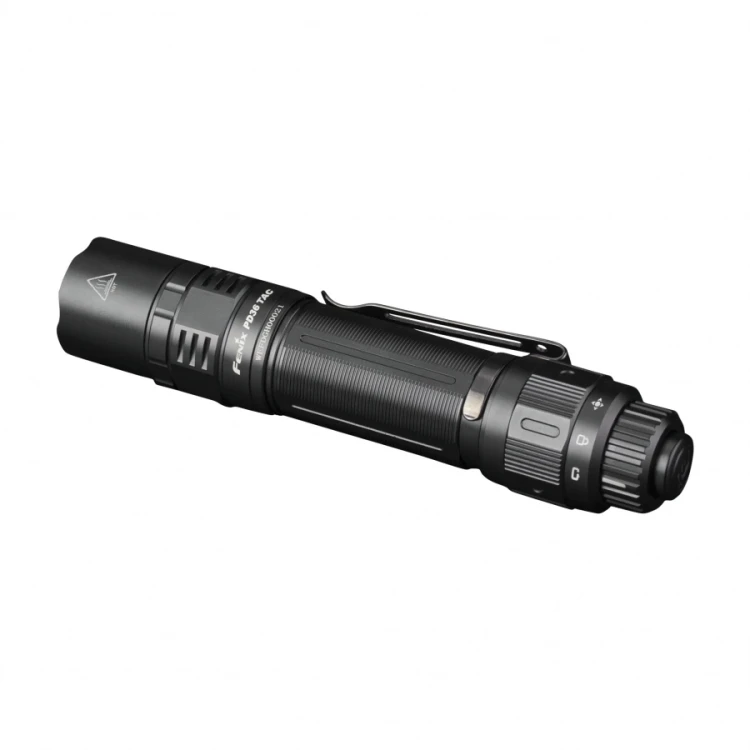latarka-taktyczna-led-fenix-pd36-tac-latarka-mysliwska-na-polowanie