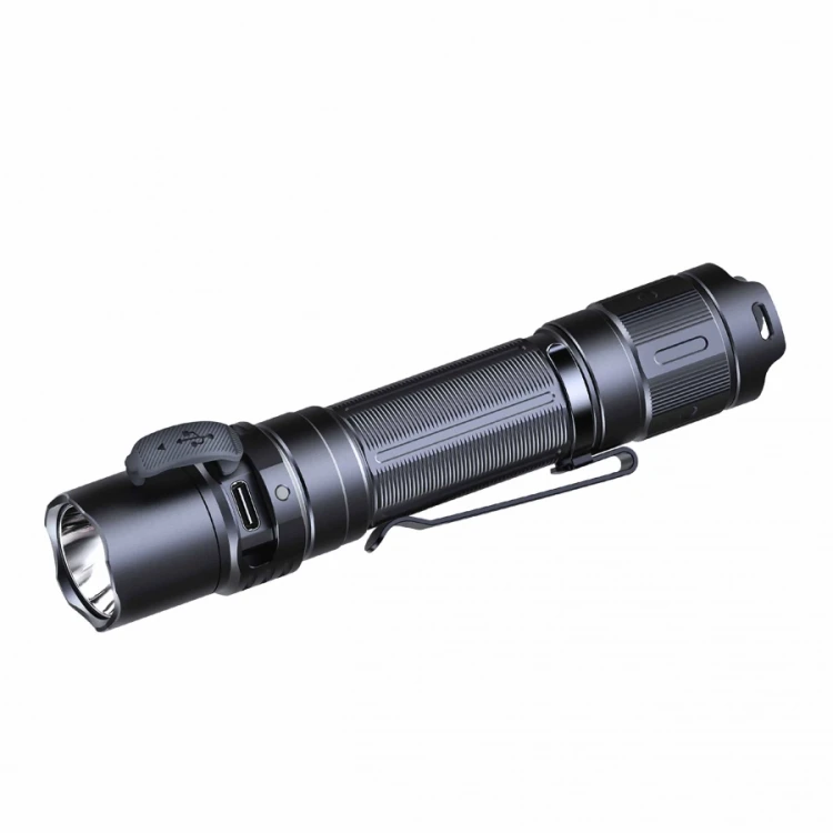 latarka-taktyczna-led-fenix-pd35r-latarka-mysliwska-na-polowanie