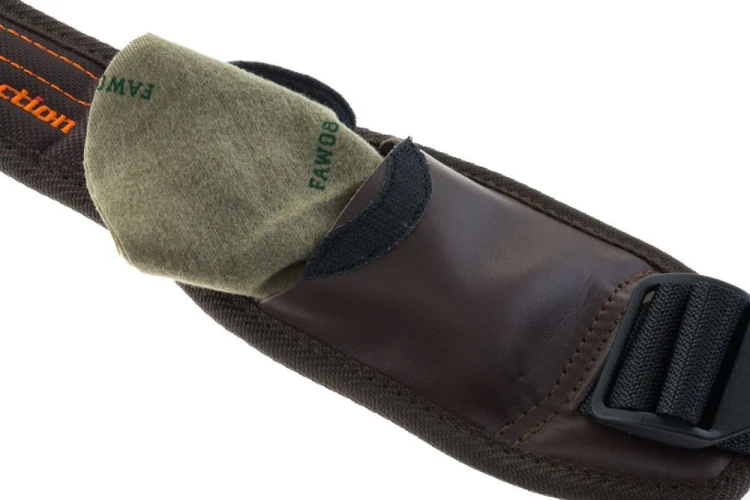 big_131100003_Gewehrgurt_Action_braun_Detail__Tasche_frei_.jpg