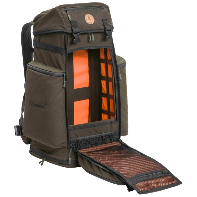 plecak-mysliwski-ze-stolkiem-pinewood-35l-9613a.jpg
